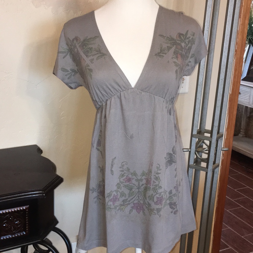Ivey Designed Grey V Neck T-shirt